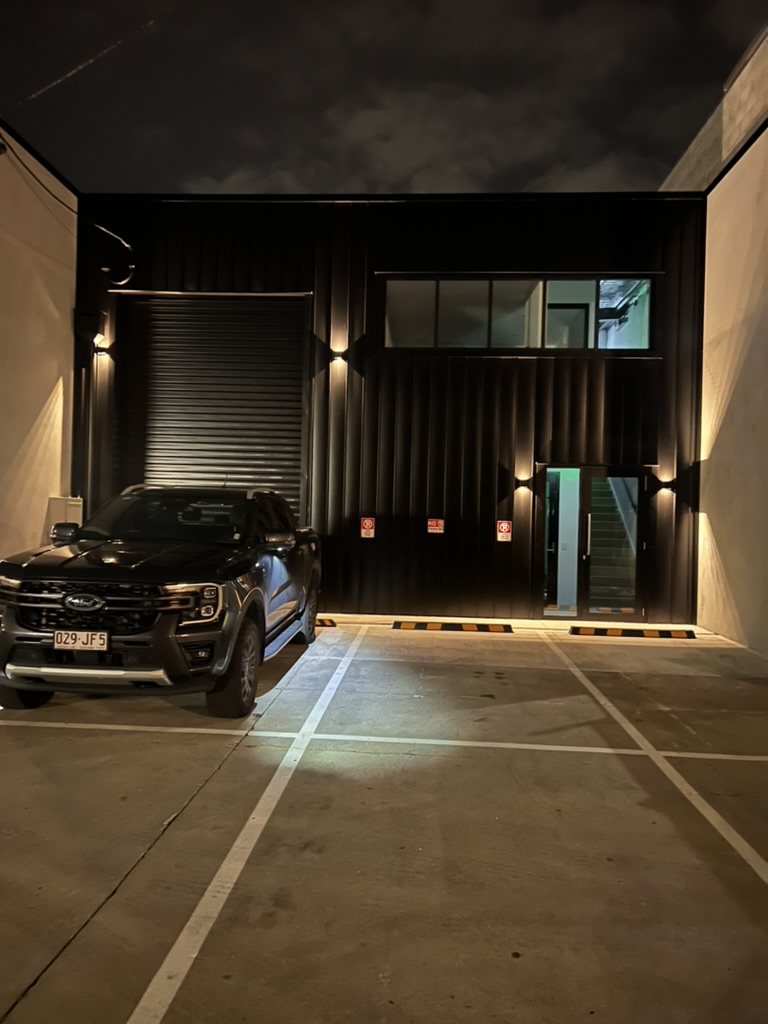 The BODYWORX clinic entrance and on-site parking at Pinnacle Fitness, 34 Collingwood St, Albion